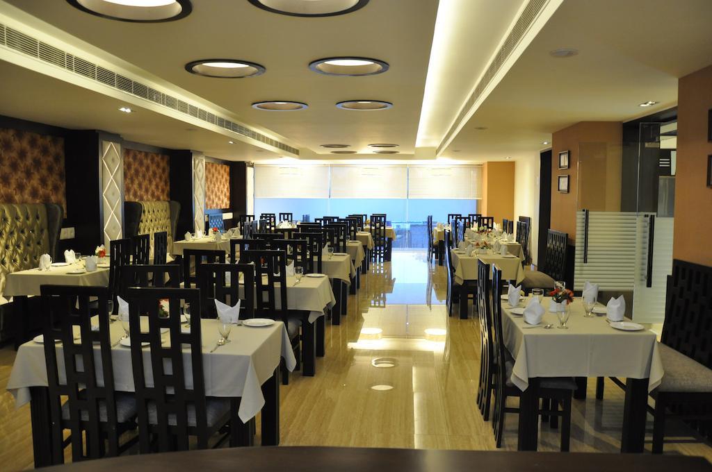Hotel Prem Plaza Karnal Bagian luar foto