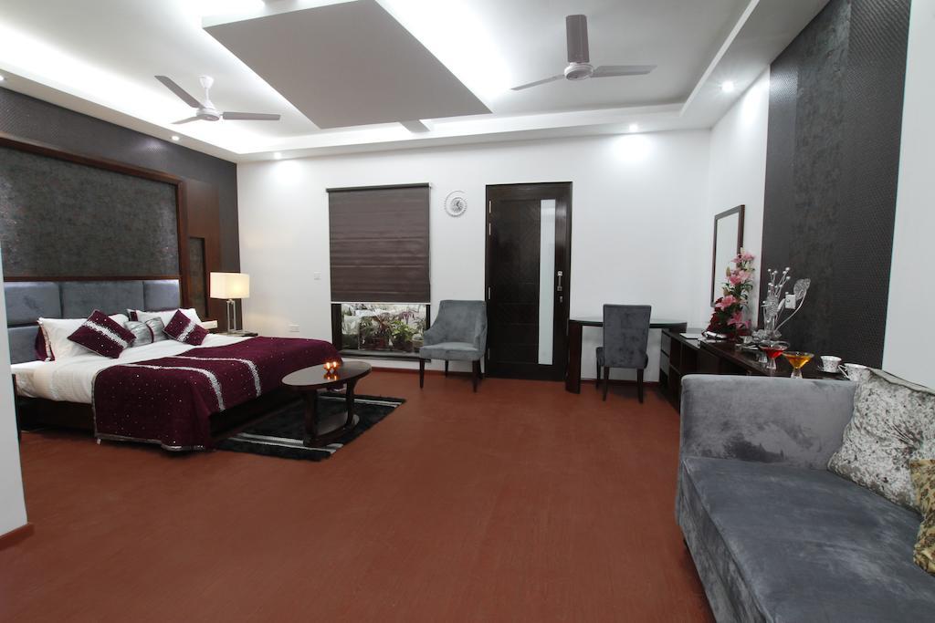 Hotel Prem Plaza Karnal Bagian luar foto