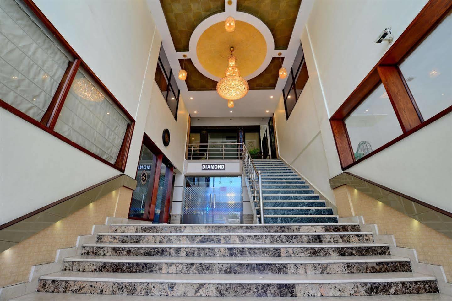 Hotel Prem Plaza Karnal Bagian luar foto