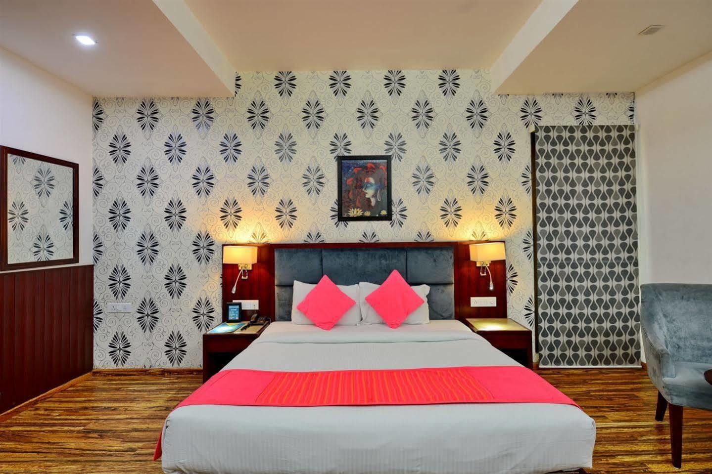 Hotel Prem Plaza Karnal Bagian luar foto