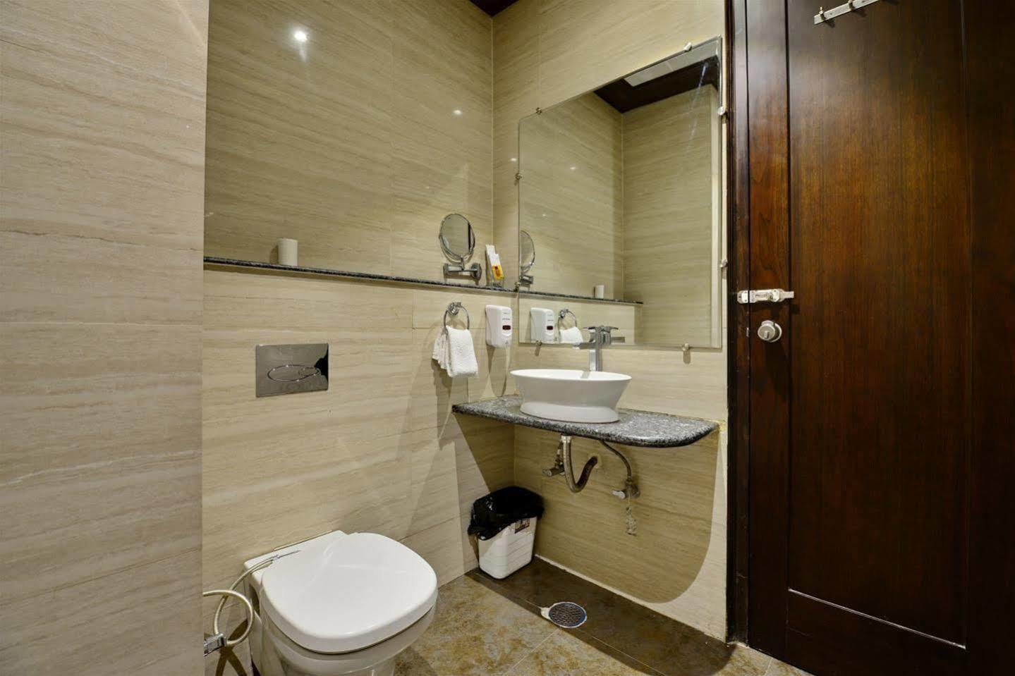Hotel Prem Plaza Karnal Bagian luar foto