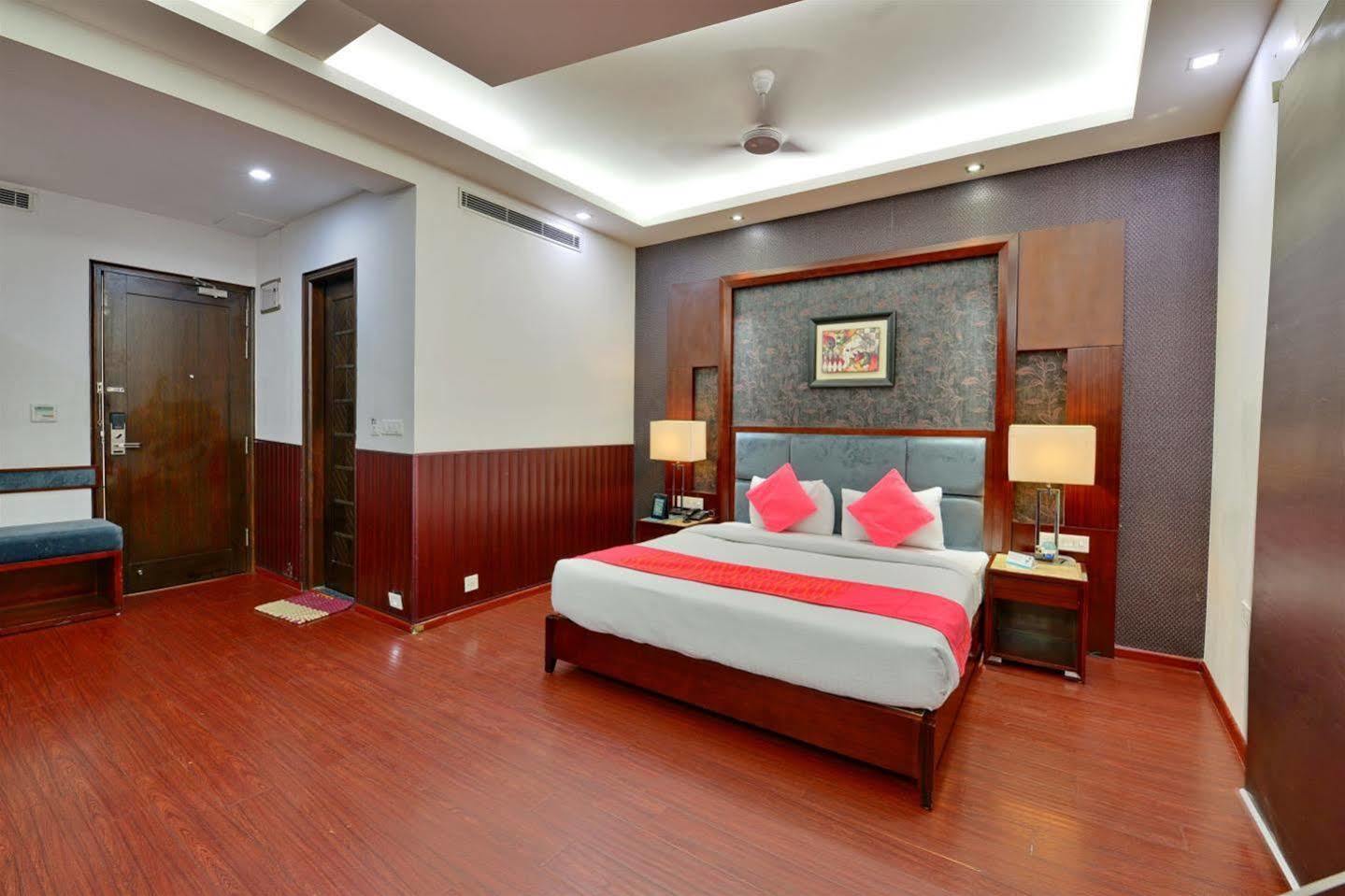 Hotel Prem Plaza Karnal Bagian luar foto