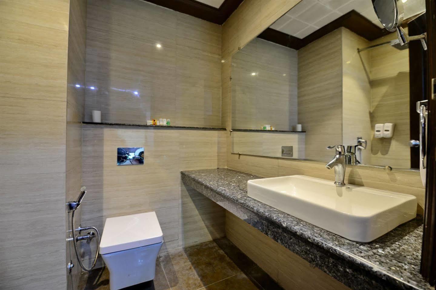 Hotel Prem Plaza Karnal Bagian luar foto